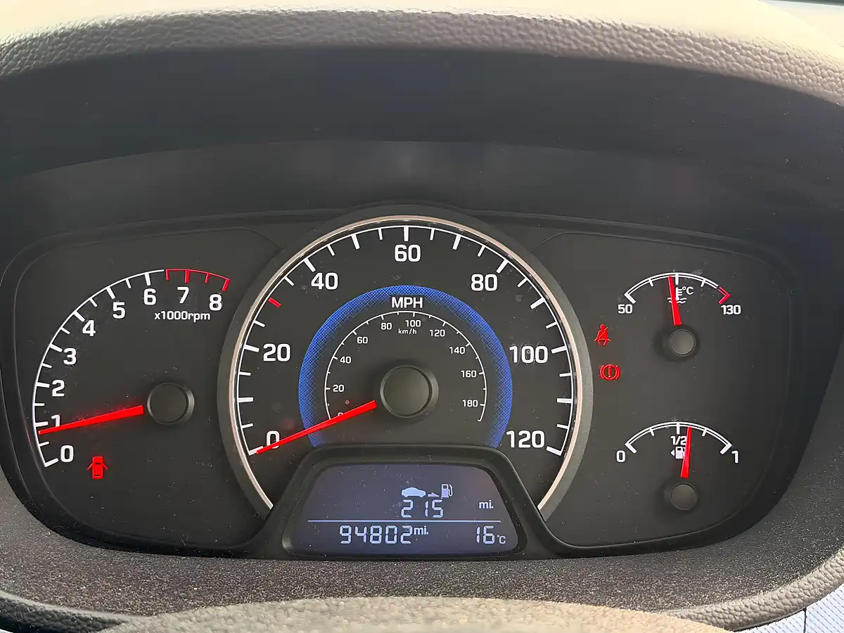 Used 2015 Hyundai I10 Premium Euro 5 5dr Blue - Interior and Exterior details 13