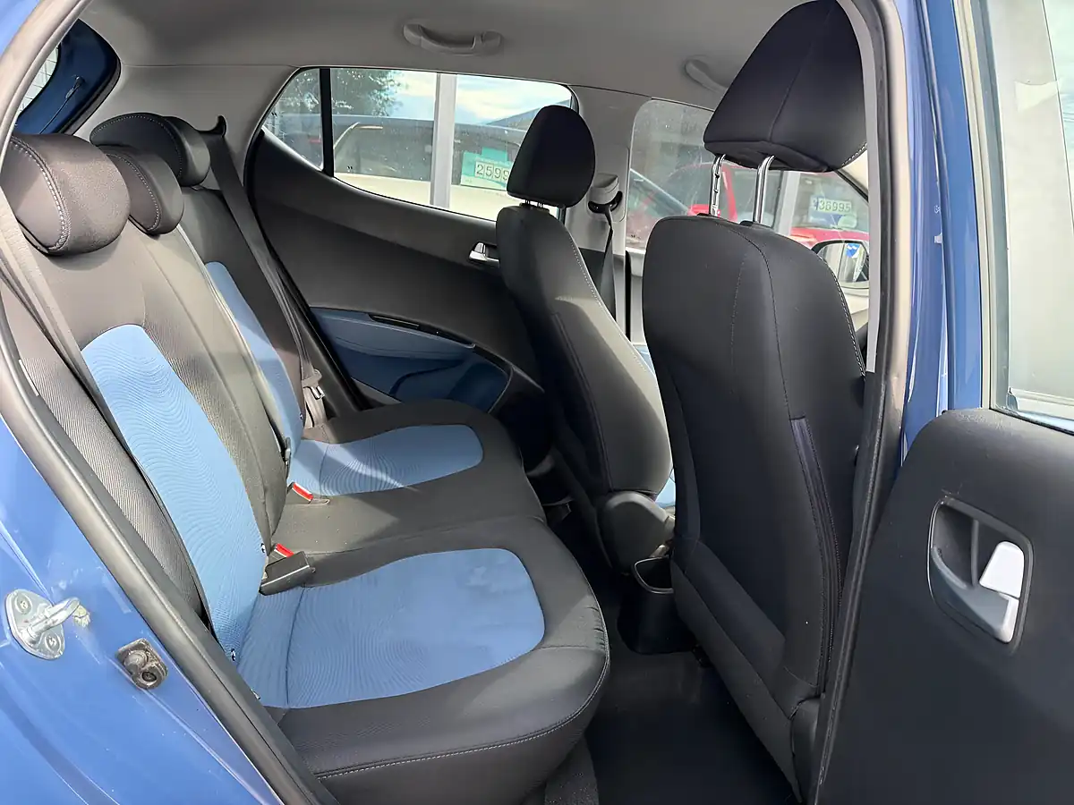 Used 2015 Hyundai I10 Premium Euro 5 5dr Blue - Interior and Exterior details 16