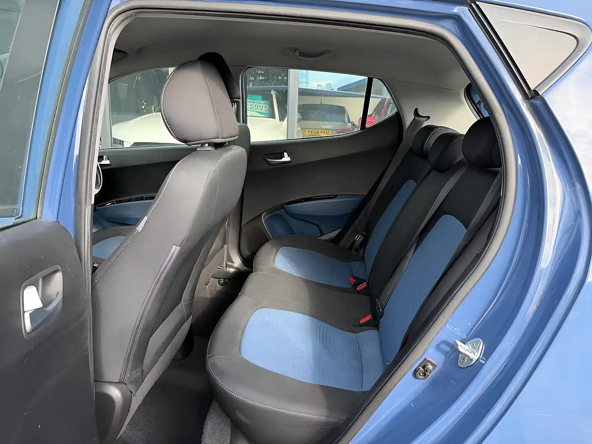 Used 2015 Hyundai I10 Premium Euro 5 5dr Blue - Interior and Exterior details 17