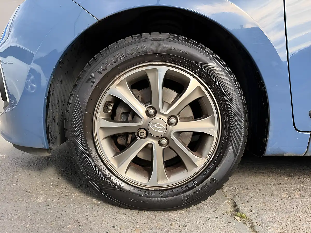 Used 2015 Hyundai I10 Premium Euro 5 5dr Blue - Interior and Exterior details 19