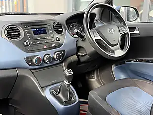 Used 2015 Hyundai I10 Premium Euro 5 5dr Blue - Interior and Exterior details 3
