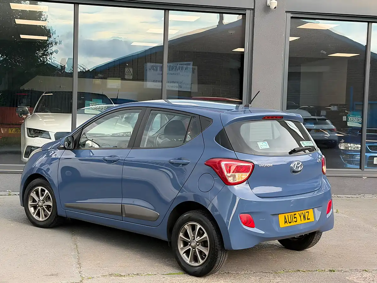 Used 2015 Hyundai I10 Premium Euro 5 5dr Blue - Interior and Exterior details 6