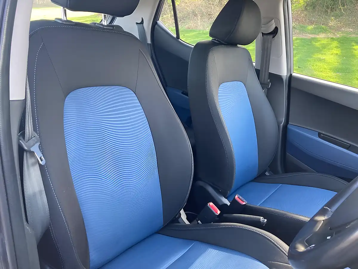 Used 2015 Hyundai i10 Premium Grey - Interior and Exterior details 14