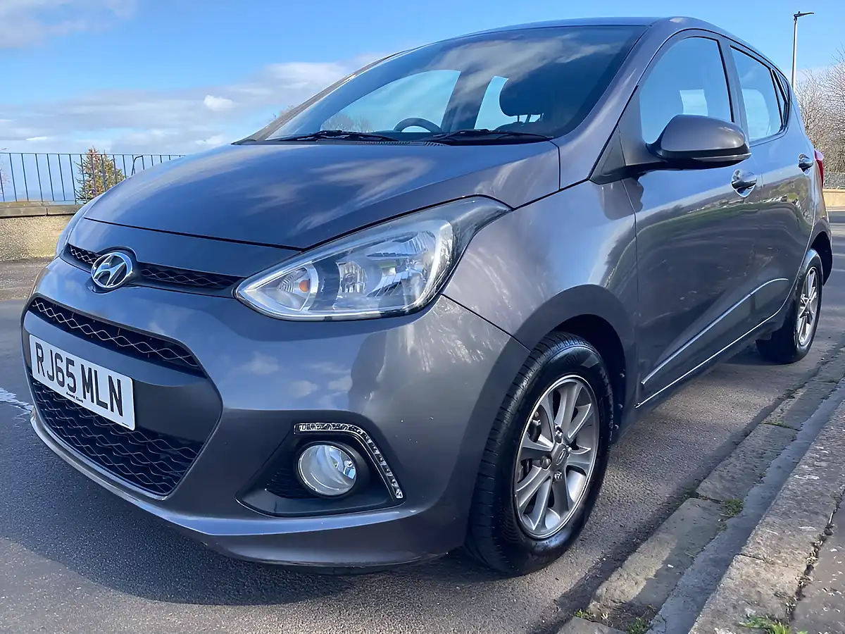 Used 2015 Hyundai i10 Premium Grey - Interior and Exterior details 7