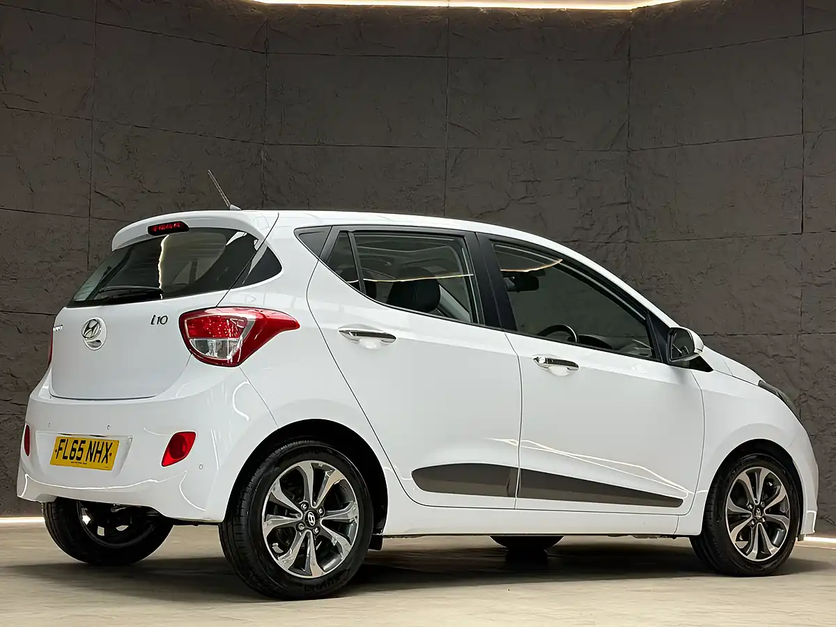 Used 2015 Hyundai I10 Premium Se White - Interior and Exterior details 11