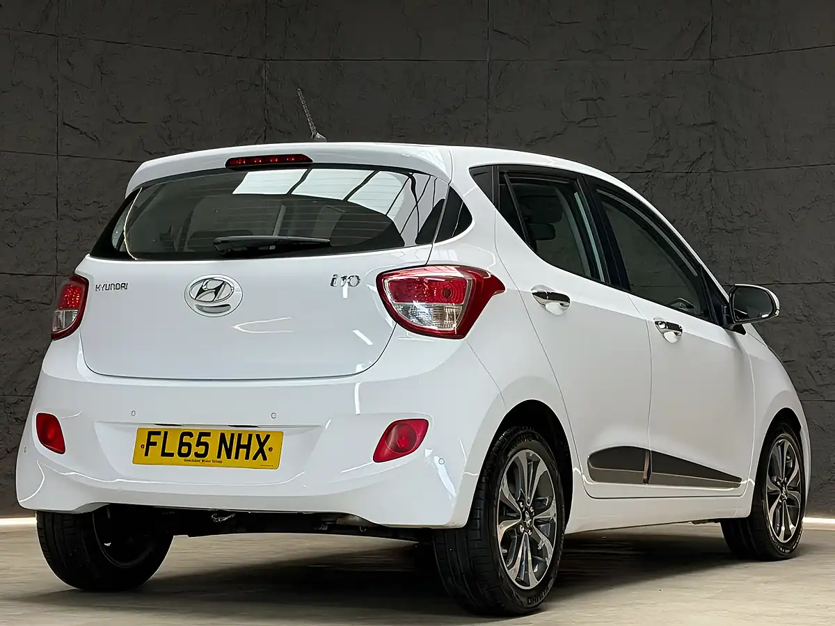 Used 2015 Hyundai I10 Premium Se White - Interior and Exterior details 12