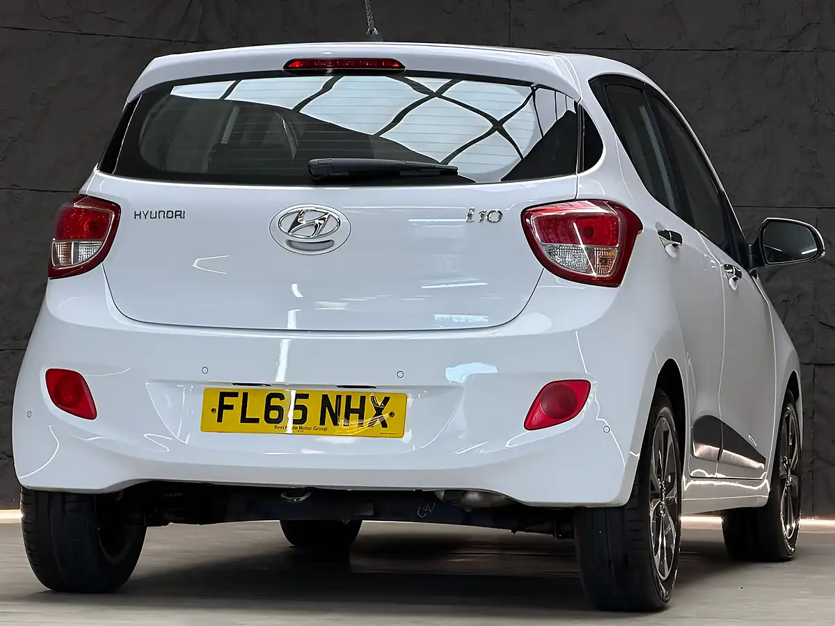 Used 2015 Hyundai I10 Premium Se White - Interior and Exterior details 14