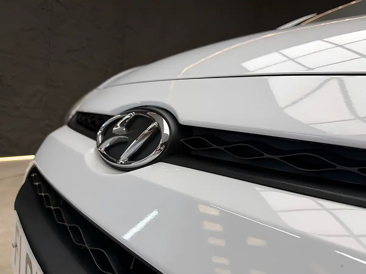 Used 2015 Hyundai I10 Premium Se White - Interior and Exterior details 17