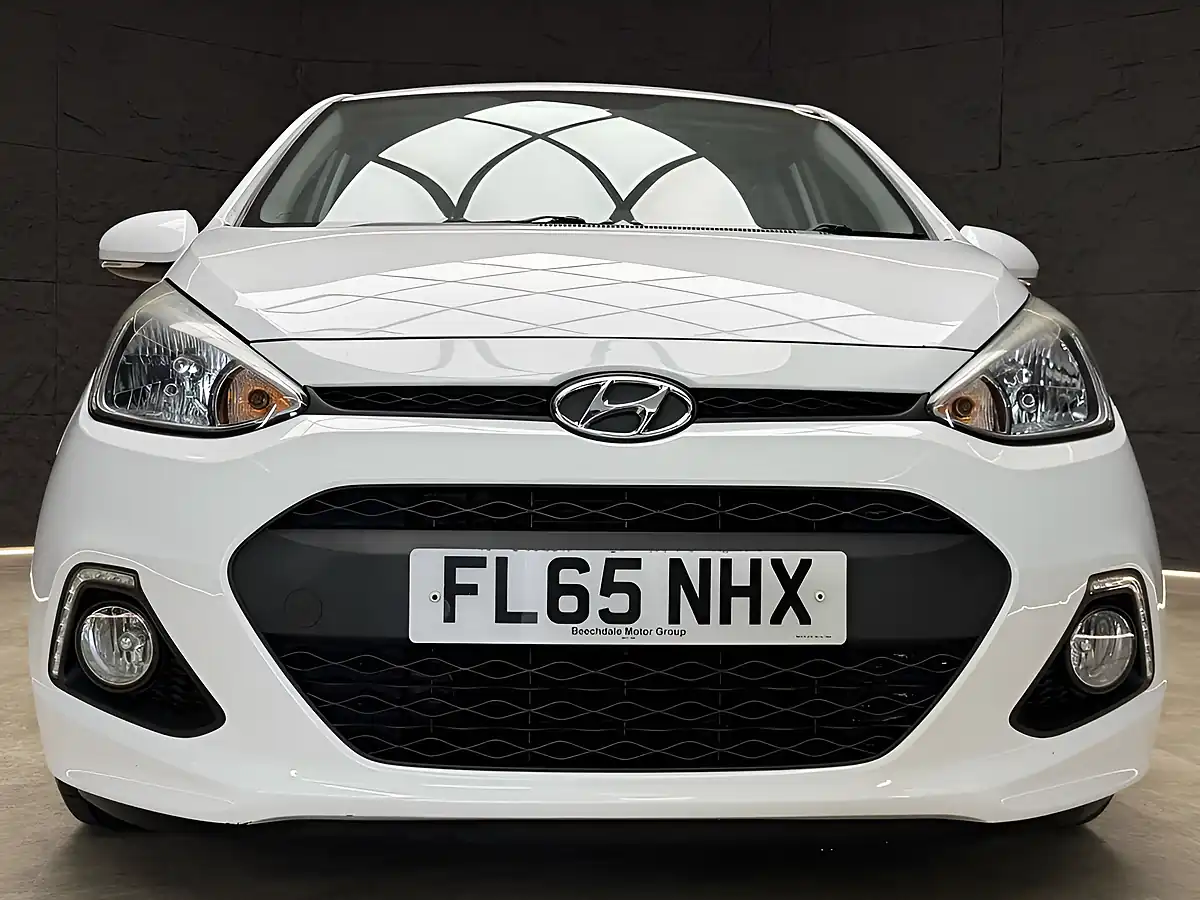 Used 2015 Hyundai I10 Premium Se White - Interior and Exterior details 7