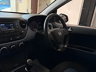Used 2015 Hyundai i10 Premium Silver - Interior and Exterior details 10