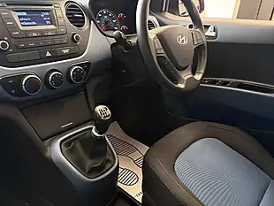 Used 2015 Hyundai i10 Premium Silver - Interior and Exterior details 11