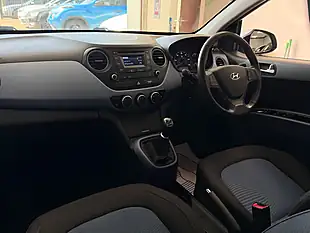 Used 2015 Hyundai i10 Premium Silver - Interior and Exterior details 14