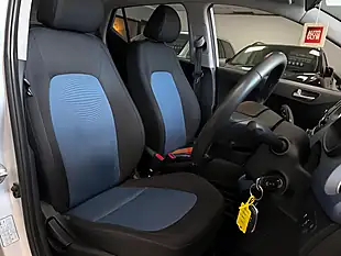 Used 2015 Hyundai i10 Premium Silver - Interior and Exterior details 17