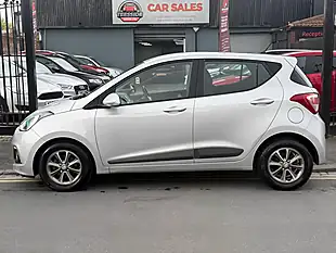 Used 2015 Hyundai i10 Premium Silver - Interior and Exterior details 4