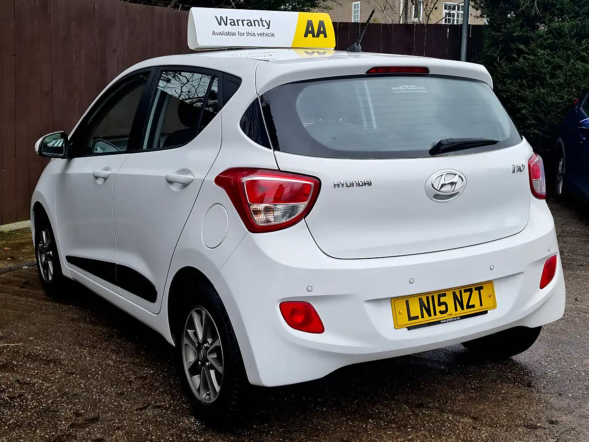 Used 2015 Hyundai i10 Premium White - Interior and Exterior details 4