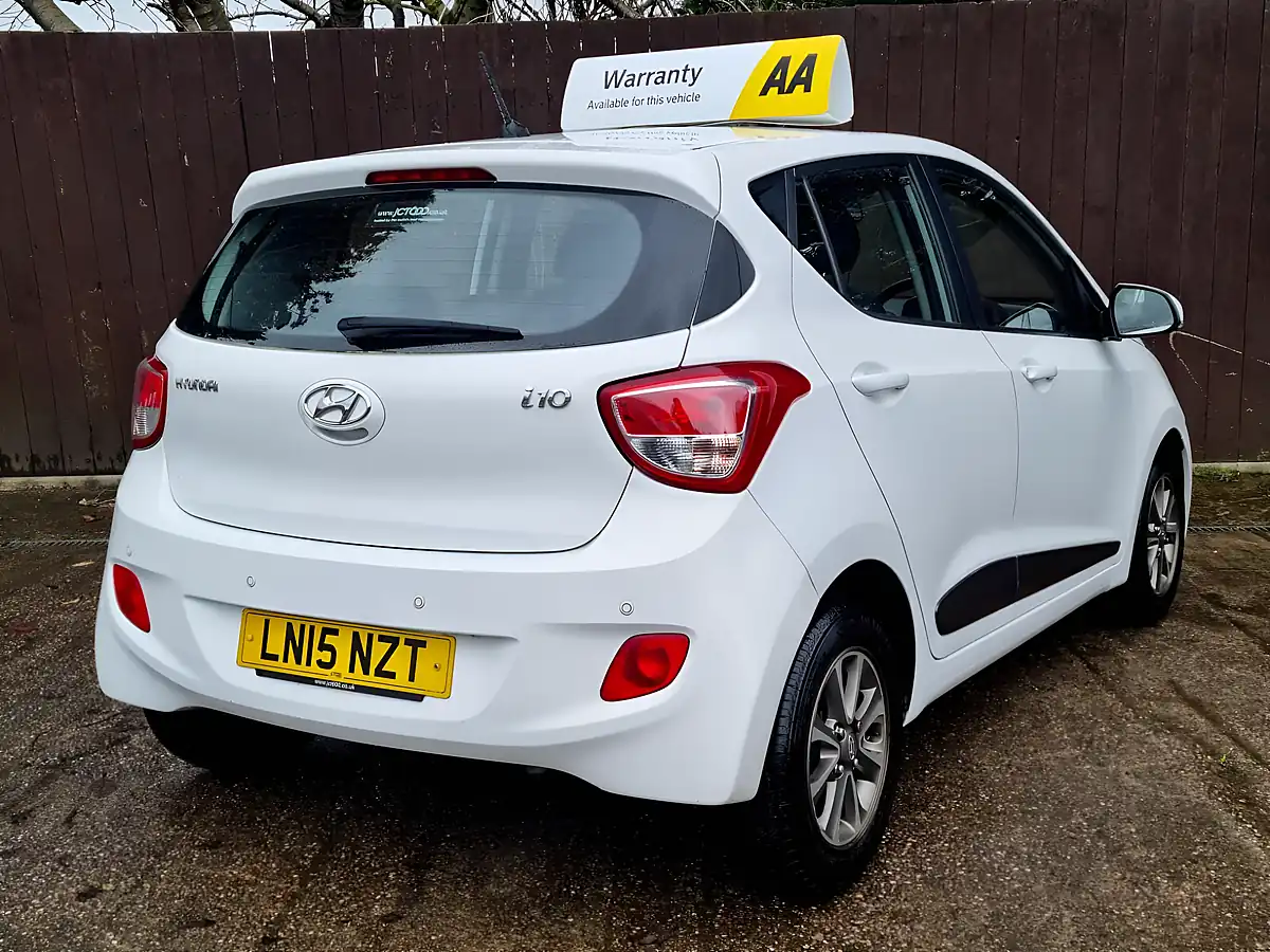 Used 2015 Hyundai i10 Premium White - Interior and Exterior details 8
