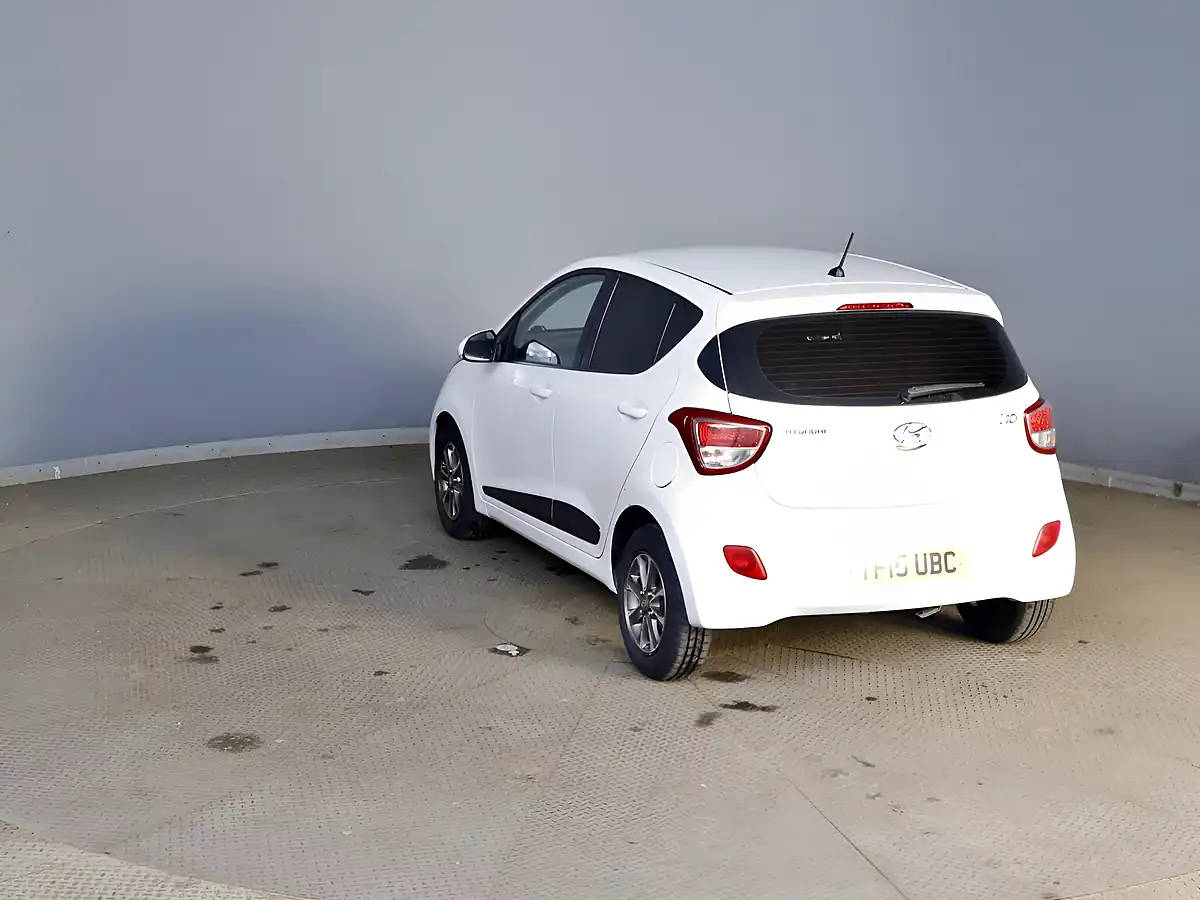 Used 2015 Hyundai i10 Premium White - Interior and Exterior details 4