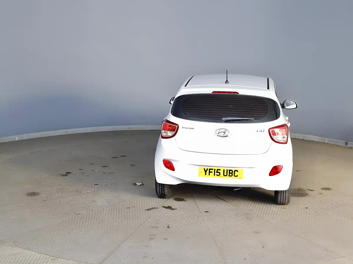 Used 2015 Hyundai i10 Premium White - Interior and Exterior details 5