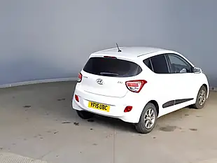 Used 2015 Hyundai i10 Premium White - Interior and Exterior details 7