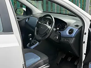 Used 2015 Hyundai i10 Premium White - Interior and Exterior details 4