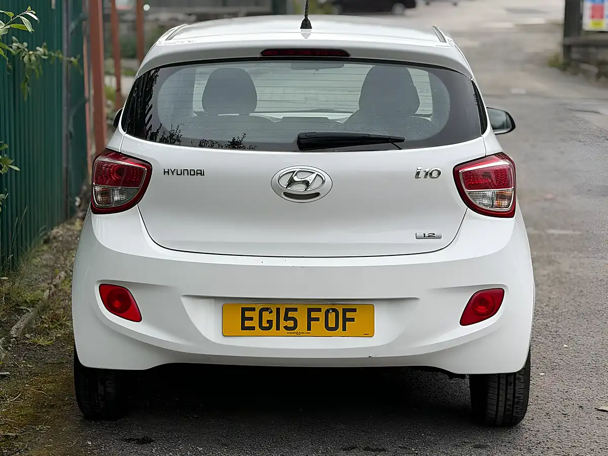 Used 2015 Hyundai i10 Premium White - Interior and Exterior details 9