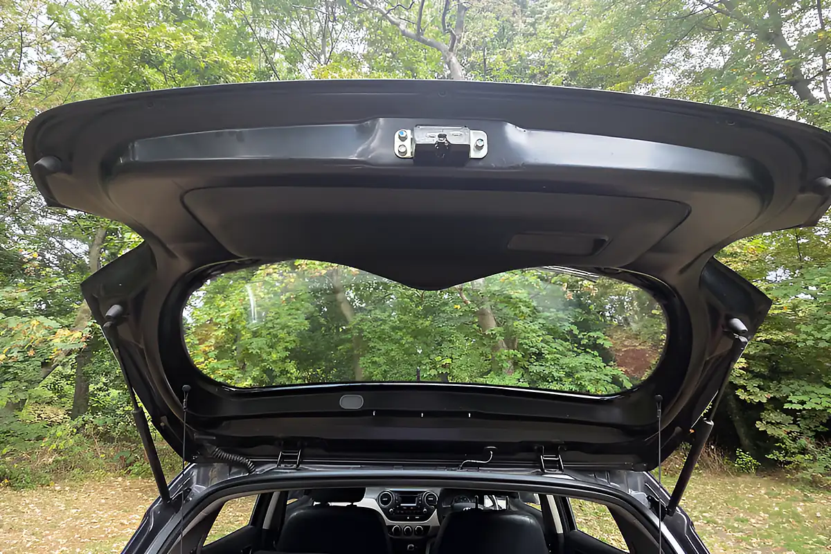 Used 2015 Hyundai i10 S Black - Interior and Exterior details 11