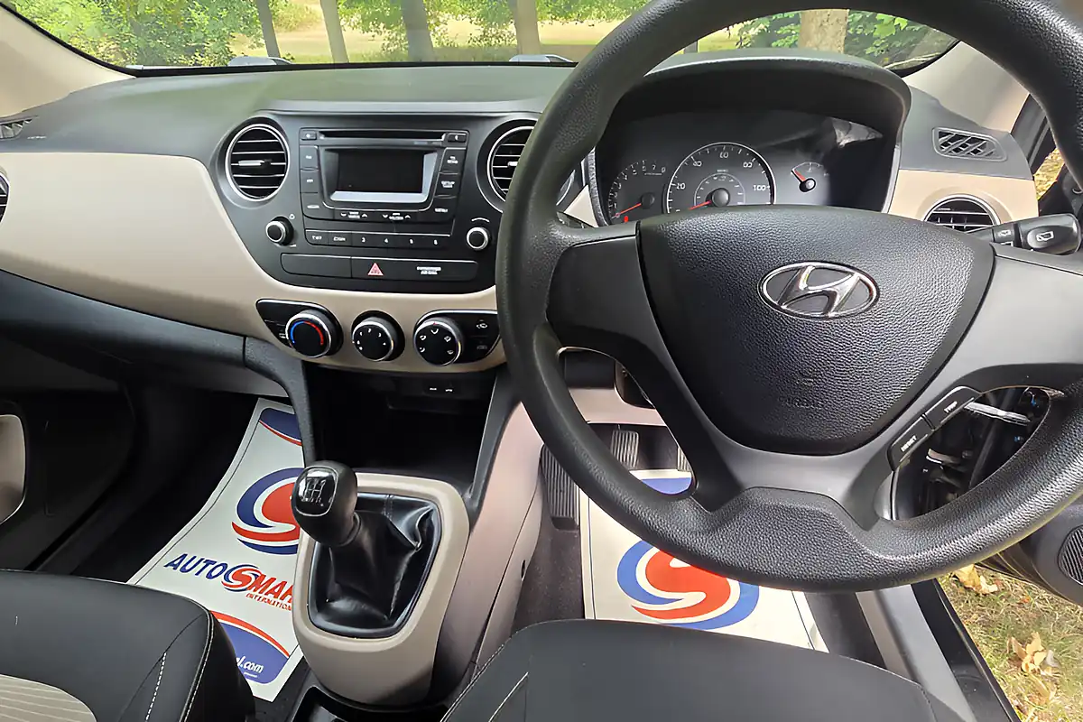 Used 2015 Hyundai i10 S Black - Interior and Exterior details 19