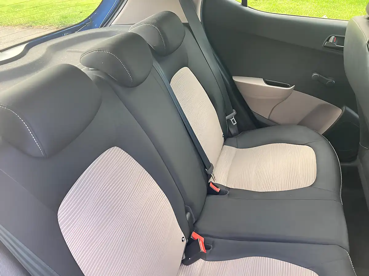 Used 2015 Hyundai I10 S Blue - Interior and Exterior details 12