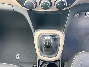Used 2015 Hyundai I10 S Blue - Interior and Exterior details 19