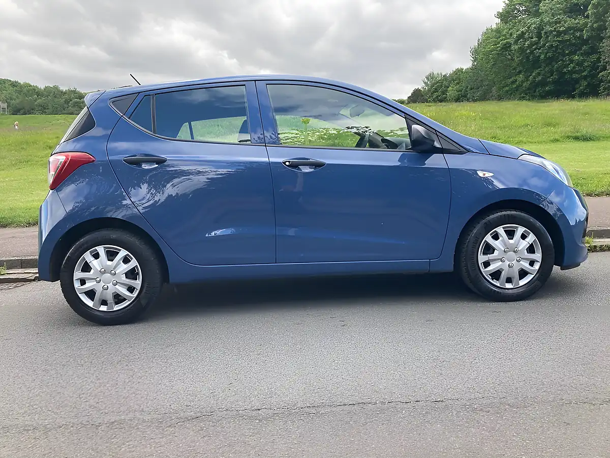 Used 2015 Hyundai I10 S Blue - Interior and Exterior details 2