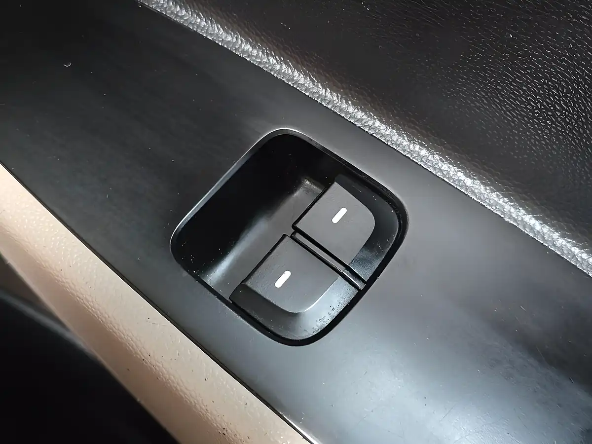 Used 2015 Hyundai I10 S Grey - Interior and Exterior details 17