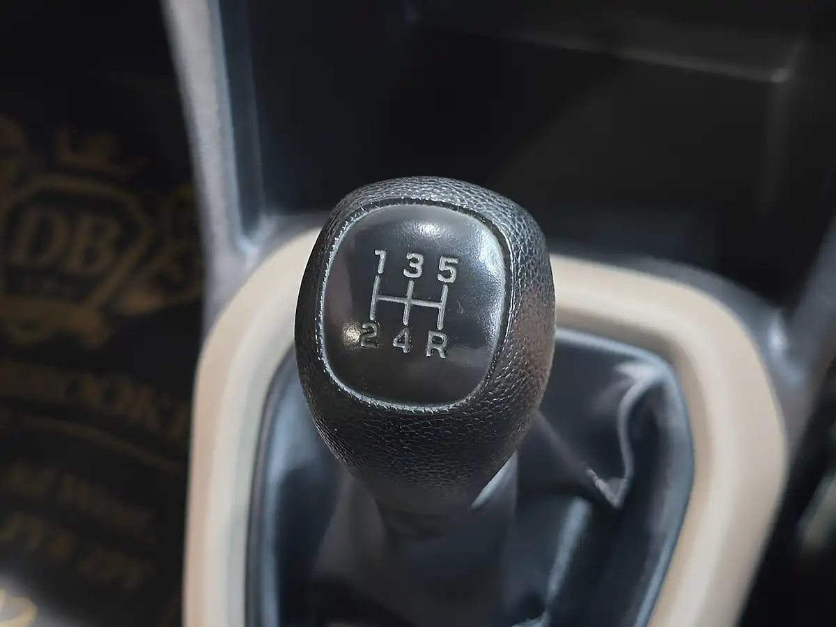 Used 2015 Hyundai I10 S Grey - Interior and Exterior details 19