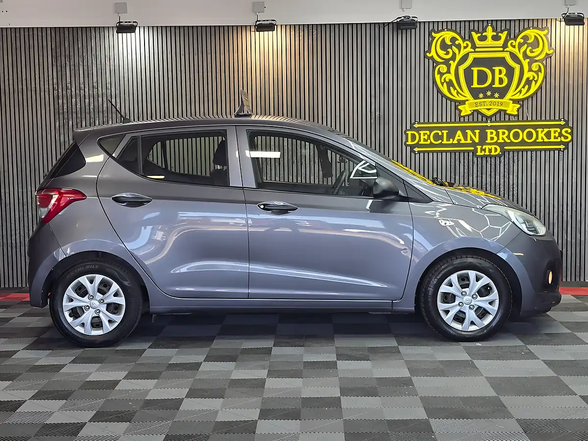 Used 2015 Hyundai I10 S Grey - Interior and Exterior details 2