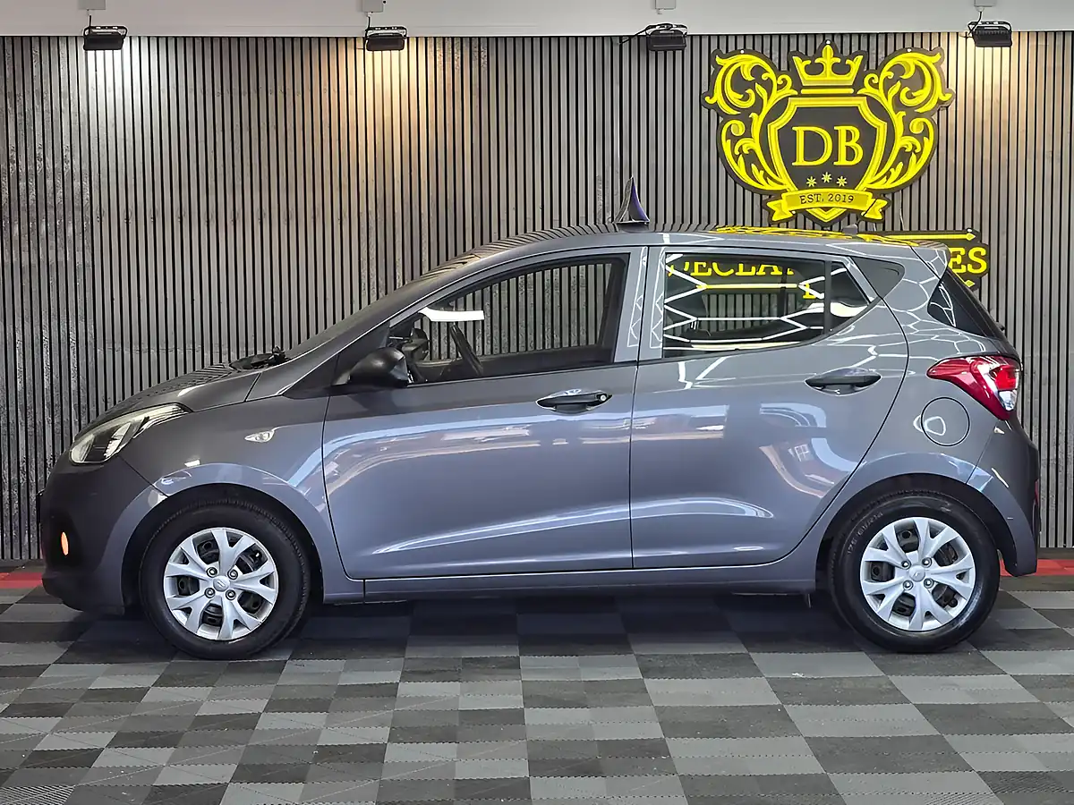 Used 2015 Hyundai I10 S Grey - Interior and Exterior details 6
