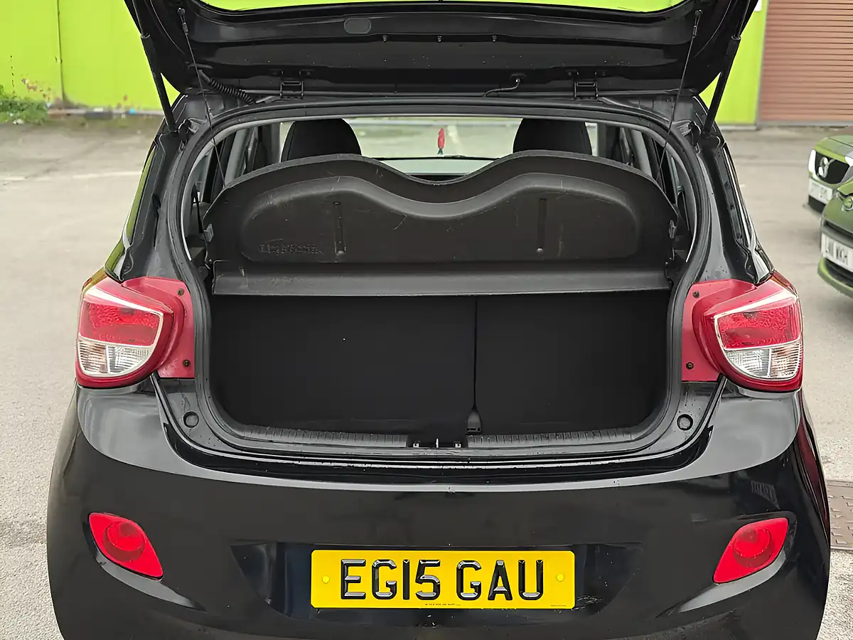 Used 2015 Hyundai i10 Se Black - Interior and Exterior details 11