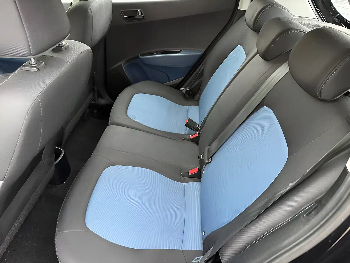 Used 2015 Hyundai i10 Se Black - Interior and Exterior details 12