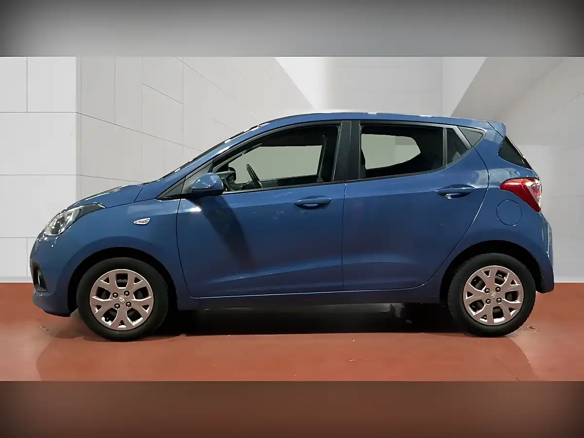 Used 2015 Hyundai i10 Se Blue - Interior and Exterior details 5
