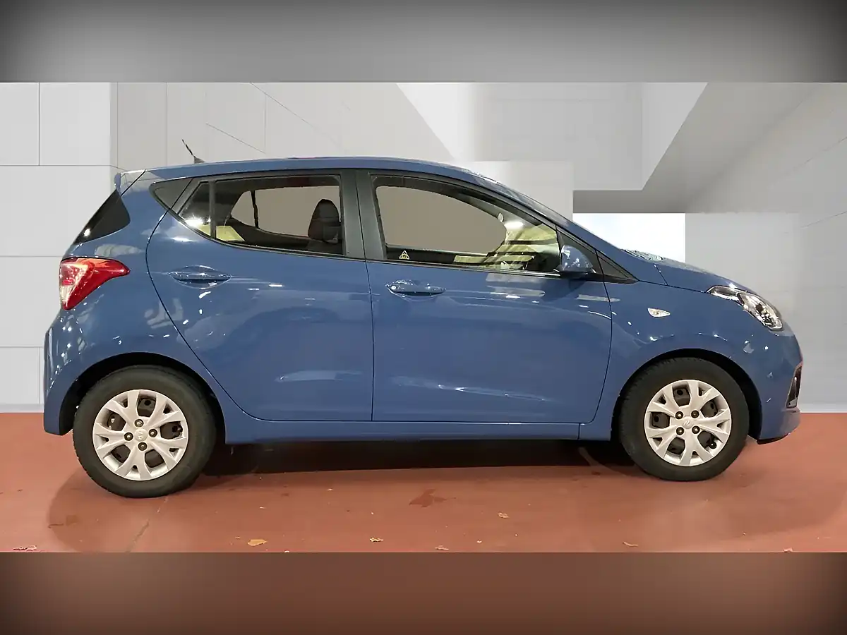 Used 2015 Hyundai i10 Se Blue - Interior and Exterior details 6
