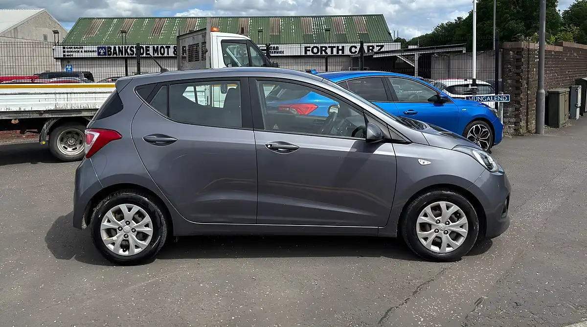 Used 2015 Hyundai I10 Se Grey - Interior and Exterior details 2