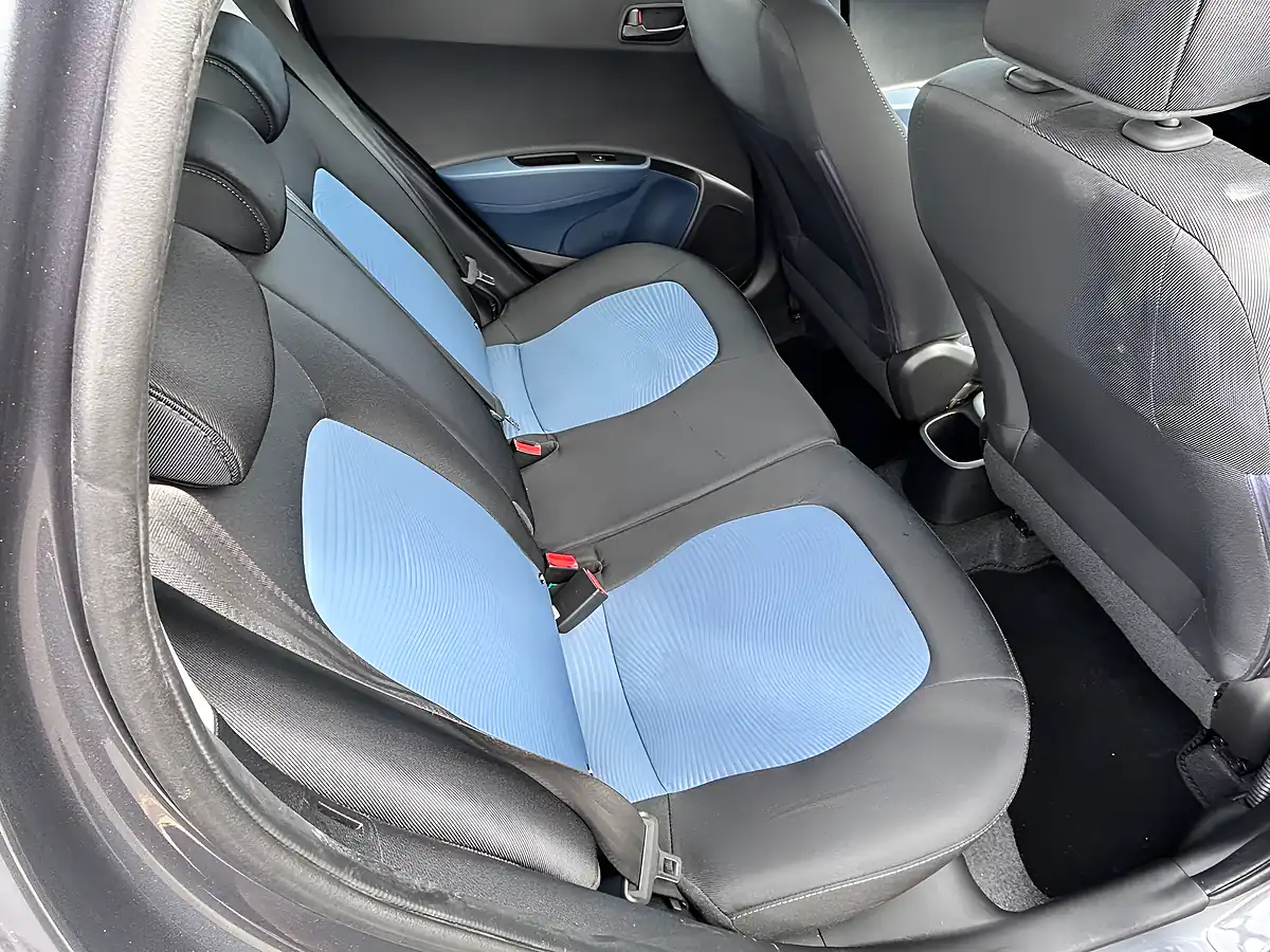 Used 2015 Hyundai I10 Se Grey - Interior and Exterior details 8