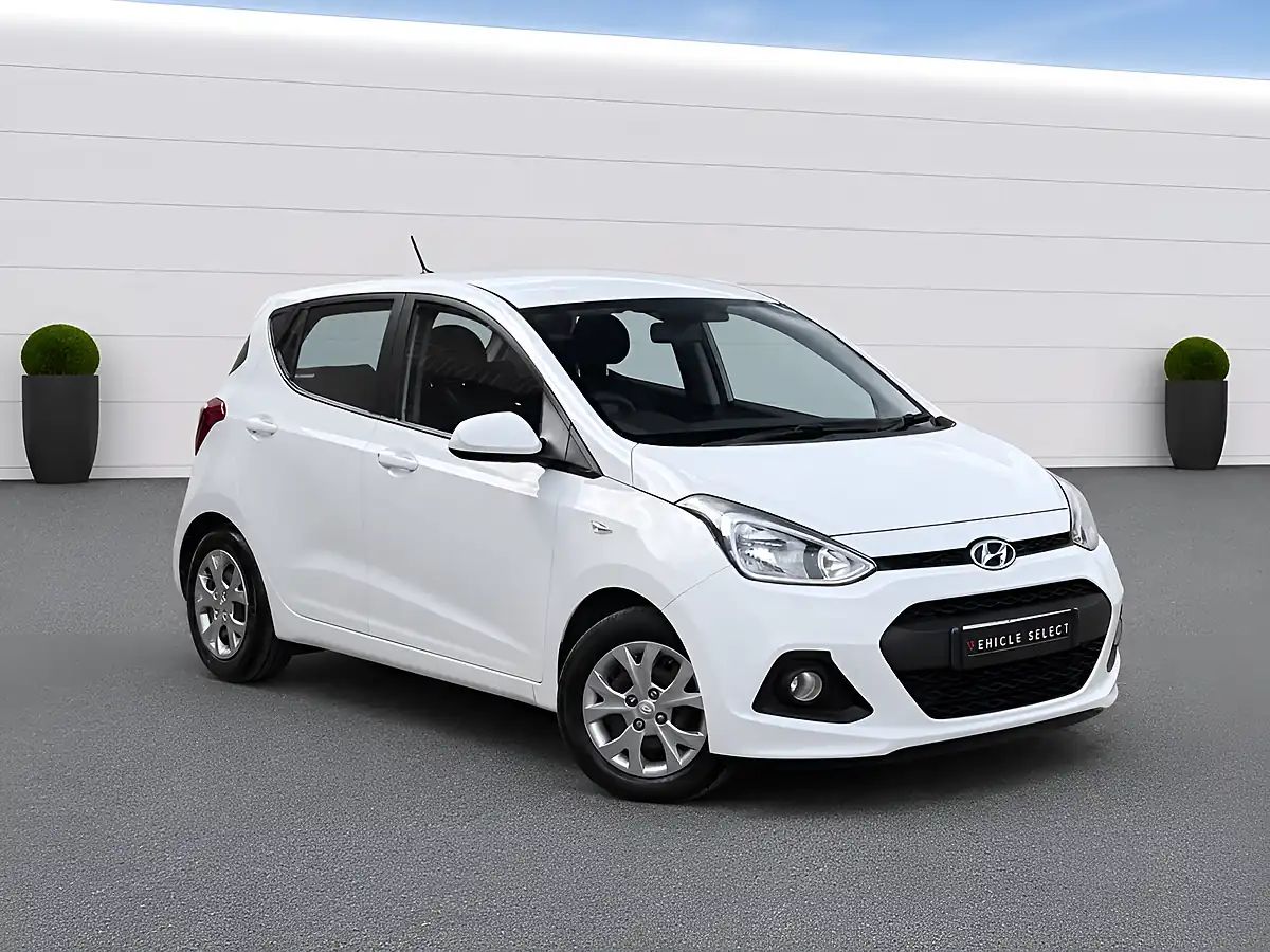Used 2015 Hyundai I10 Se Polar White - Front View