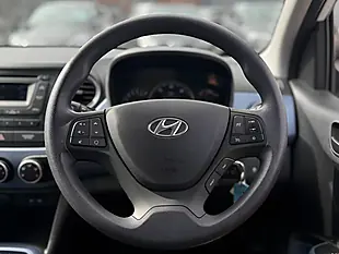 Used 2015 Hyundai I10 Se Polar White - Interior and Exterior details 13