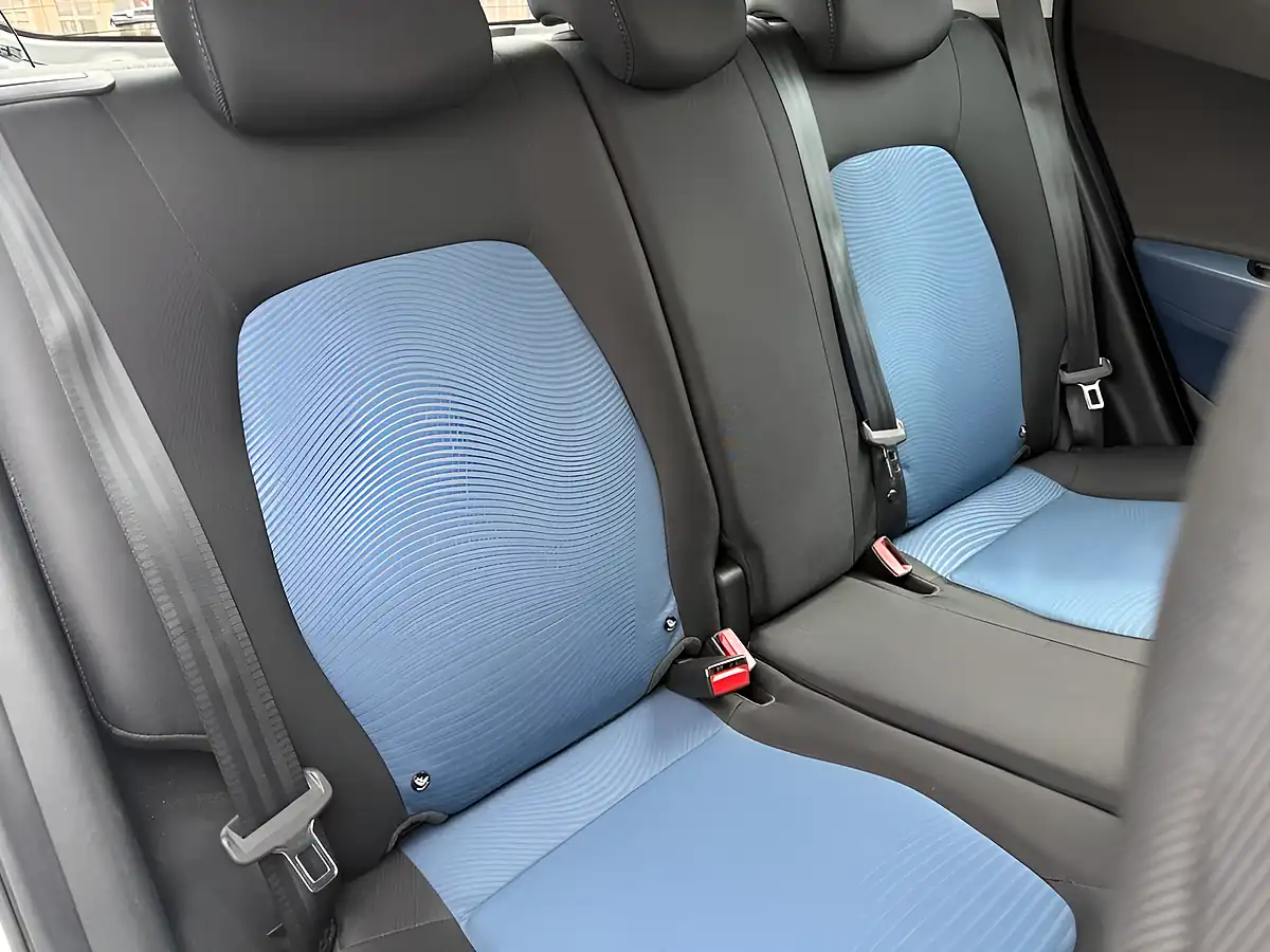 Used 2015 Hyundai I10 Se Polar White - Interior and Exterior details 18