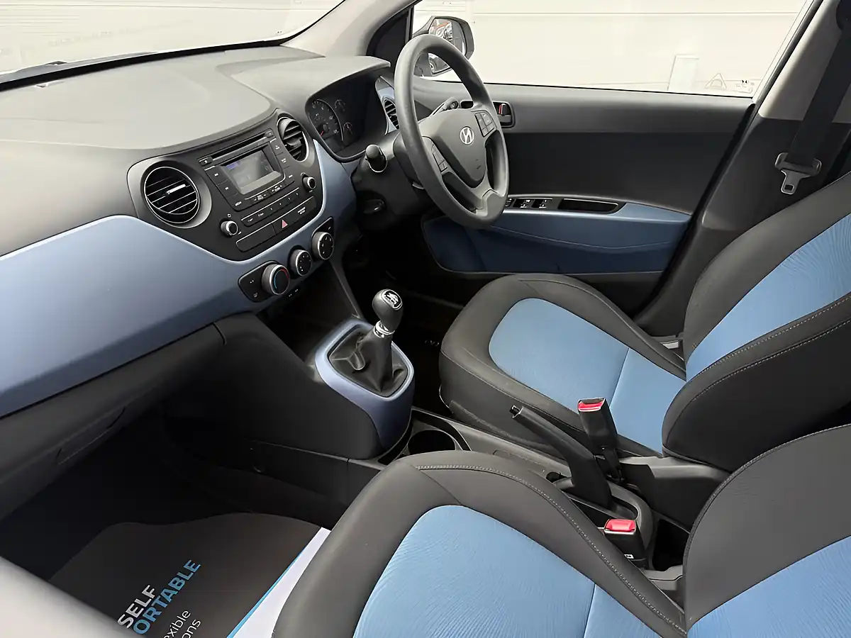Used 2015 Hyundai I10 Se Polar White - Interior and Exterior details 2
