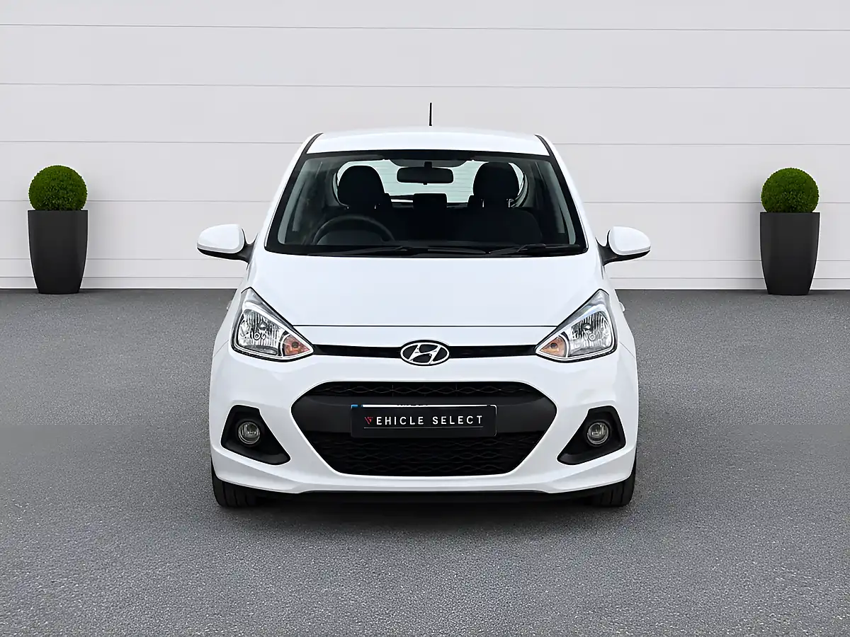 Used 2015 Hyundai I10 Se Polar White - Interior and Exterior details 3