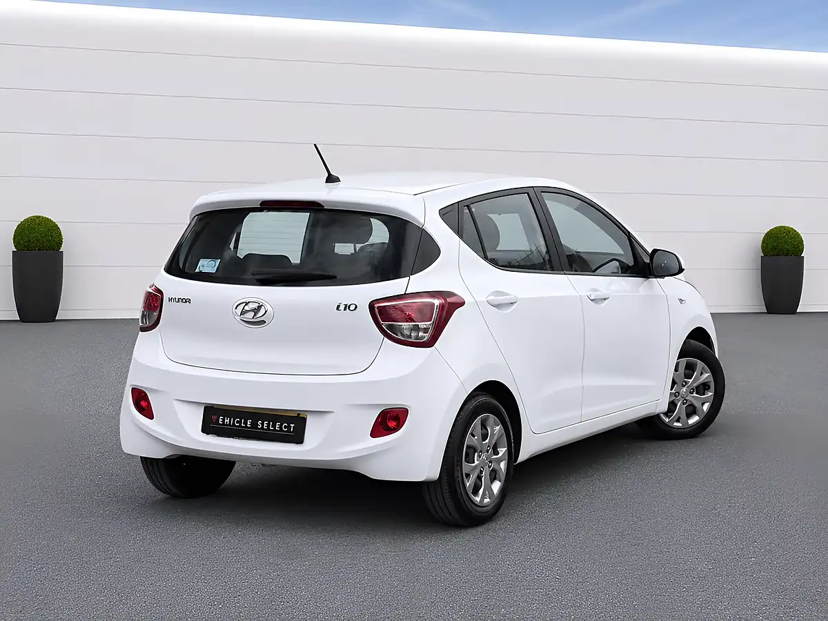 Used 2015 Hyundai I10 Se Polar White - Interior and Exterior details 8