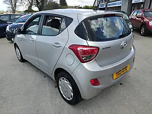 Used 2015 Hyundai i10 Se Silver - Interior and Exterior details 12