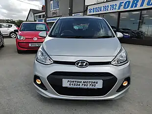 Used 2015 Hyundai i10 Se Silver - Interior and Exterior details 3