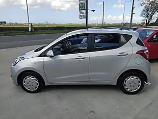 Used 2015 Hyundai i10 Se Silver - Interior and Exterior details 5