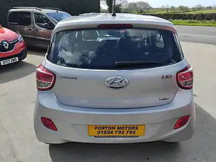 Used 2015 Hyundai i10 Se Silver - Interior and Exterior details 7